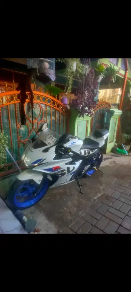 Suzuki GSX di Cikokol
