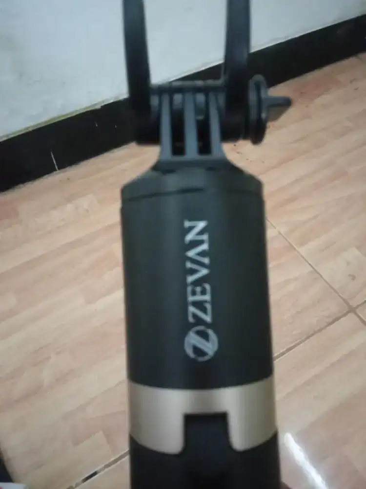 Tripod Zevan hitam