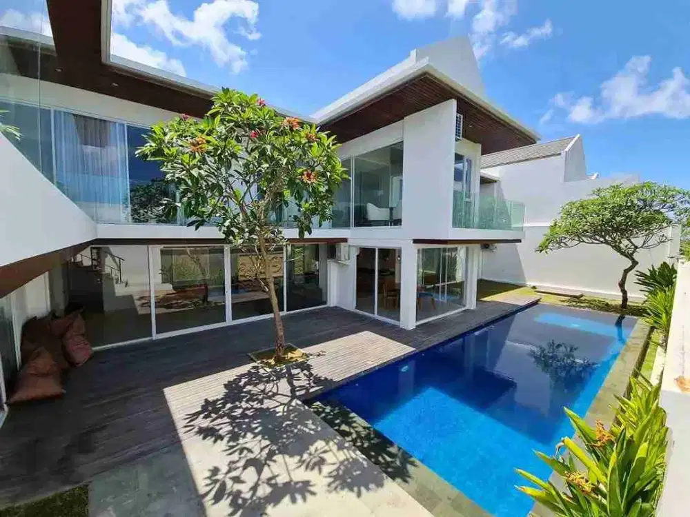 Dijual Villa Super Mewah  View Perbukitan dan Laut , lokasi Ungasan Bali