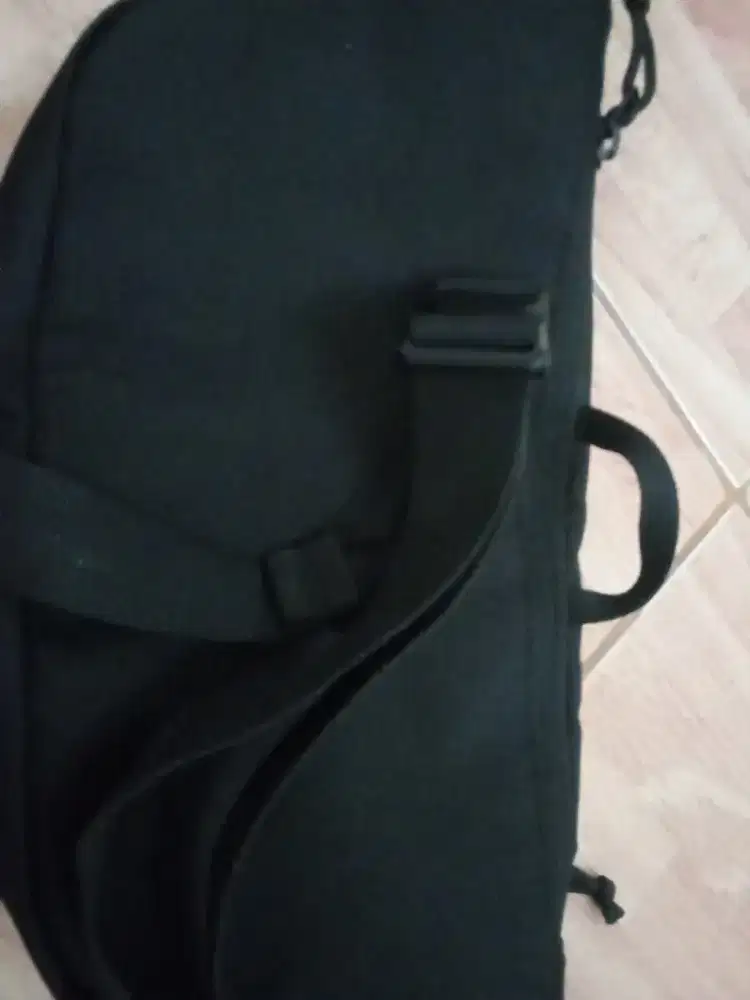 Tas Eiger hitam