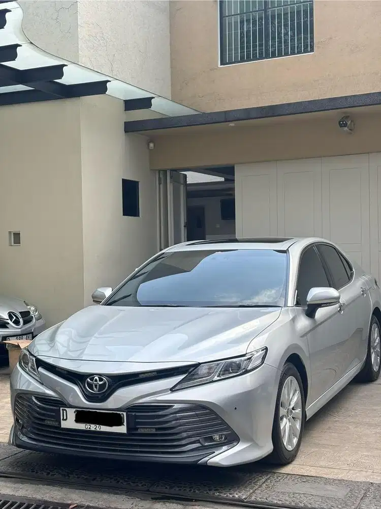 toyota camry v 2019