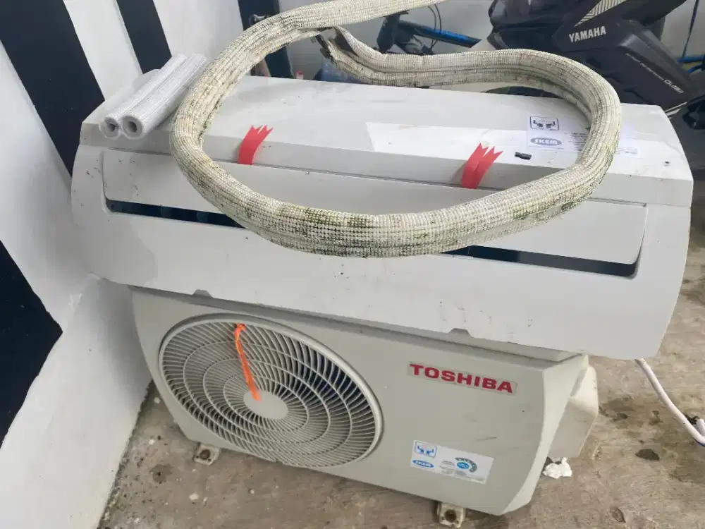 Dijual AC Thosiba bekas  ( bisa nego )