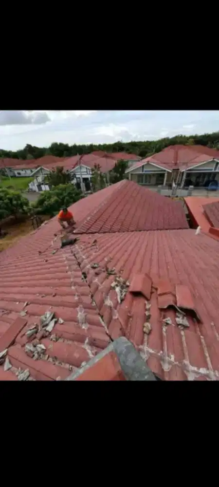 Tukang perbaikan atap bocor, plafon rembes, talang air, kanopy baja