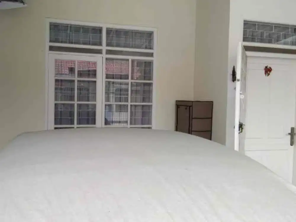 FOR SALE 
RUMAH TKI 2 patung kuda
Lt 90 
Lb 60
kt 2
km 1
full renov
listrik 2200wt
air sible
SHM
carport 1