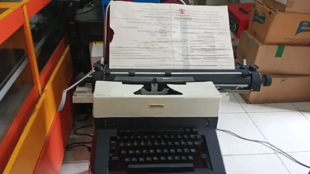 Mesin tik manual ukuran A3 19 inci olimpya