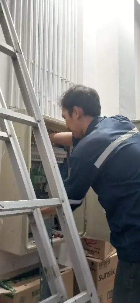 Tukang listrik surabaya