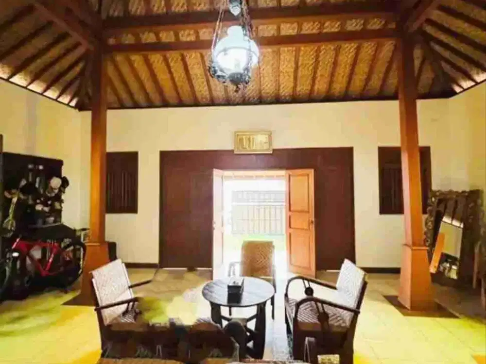 Rumah Joglo Limasan Dengan Interior Modern