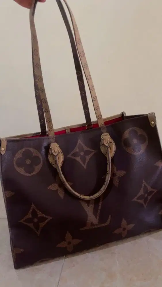 Tas Louis Vuitton Mirror, bahan super lemas