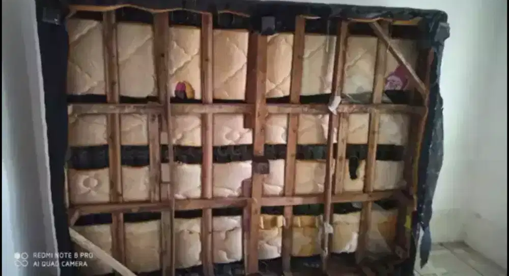 Tempat tidur UK 200x200