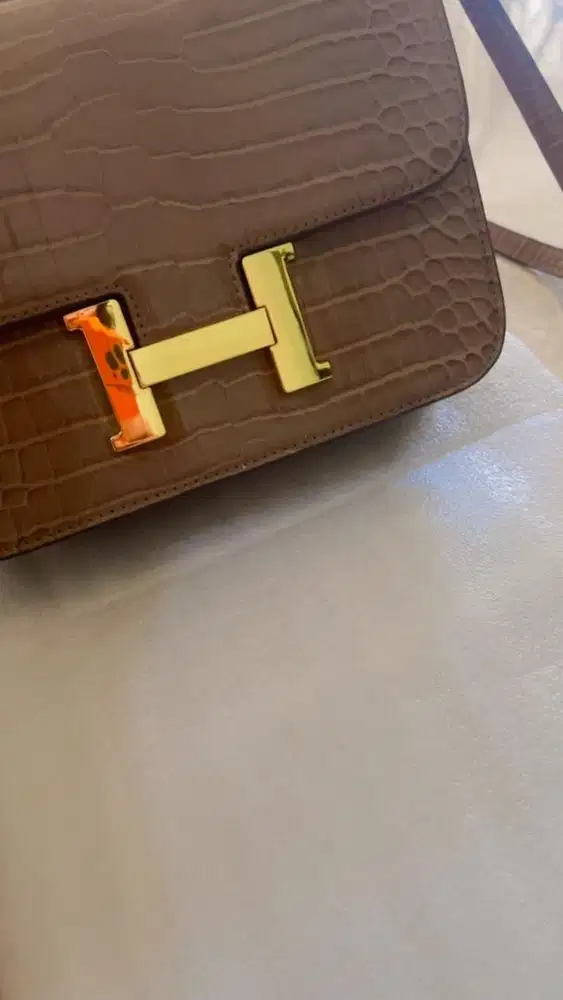 Tas Her**s Mirror (warna Khaki)