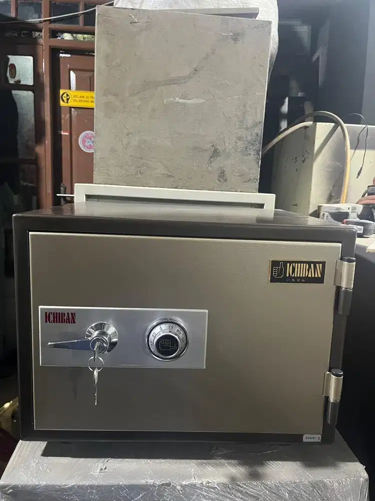 Brankas/Brangkas Ichiban HSC-40A