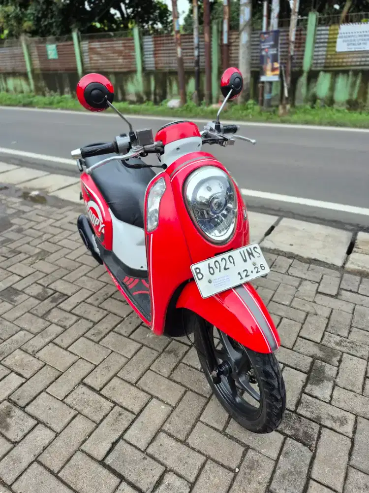 Dijual Honda Scoopy tahun 2016 pajak hidup panjang mesin bagus