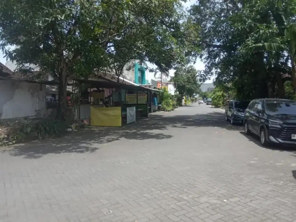 Tanah 667 m nempel kampus UGM