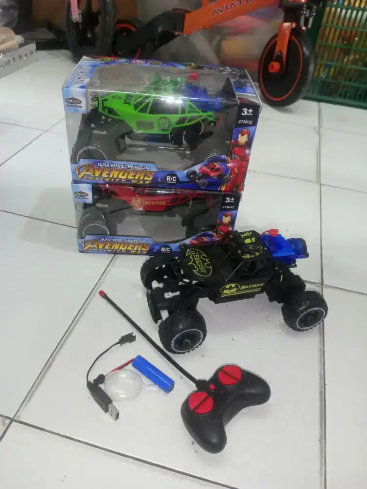 Mainan Anak Rc Climbing Avengers Asap