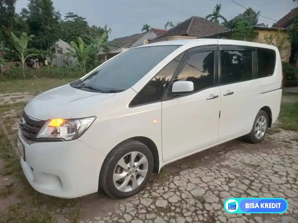 Nissan Serena 2.0 X A/T 2013, PUTIH