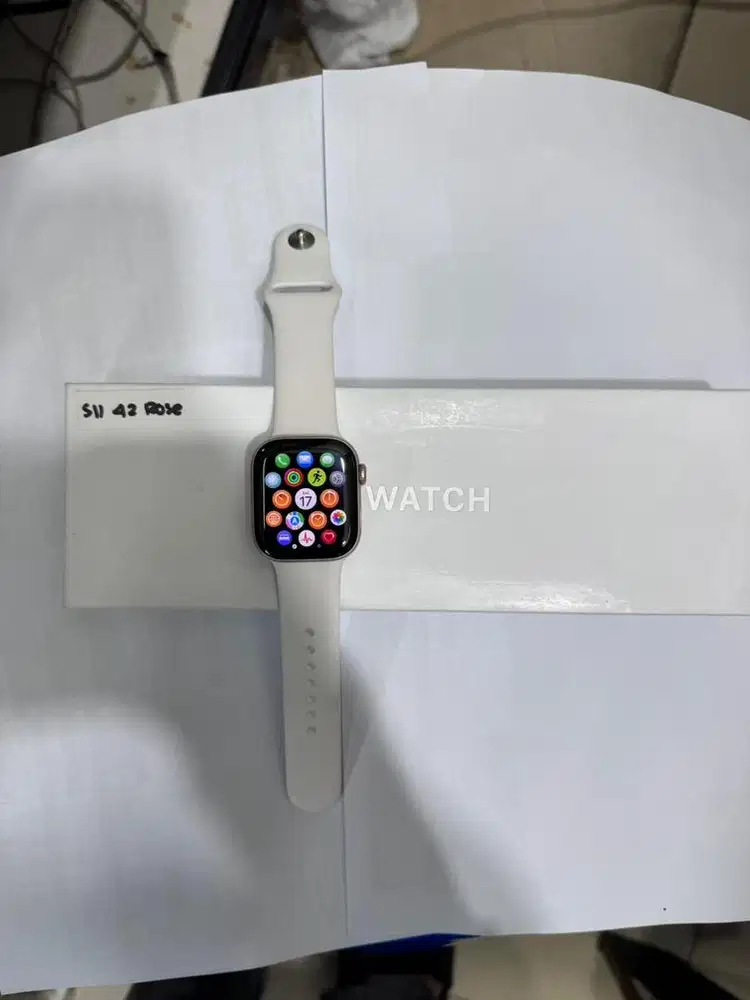 Apple watch series 11 42mm rose pink garansi inter on january2027