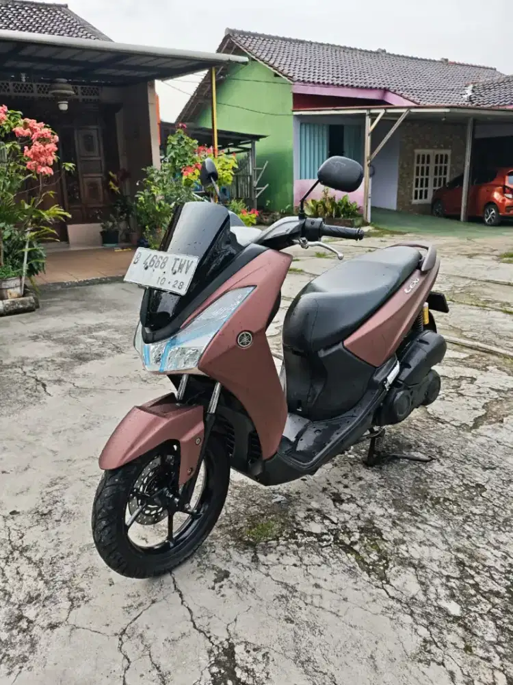 Lexi 125 s keyless 2018 lengkap mulus