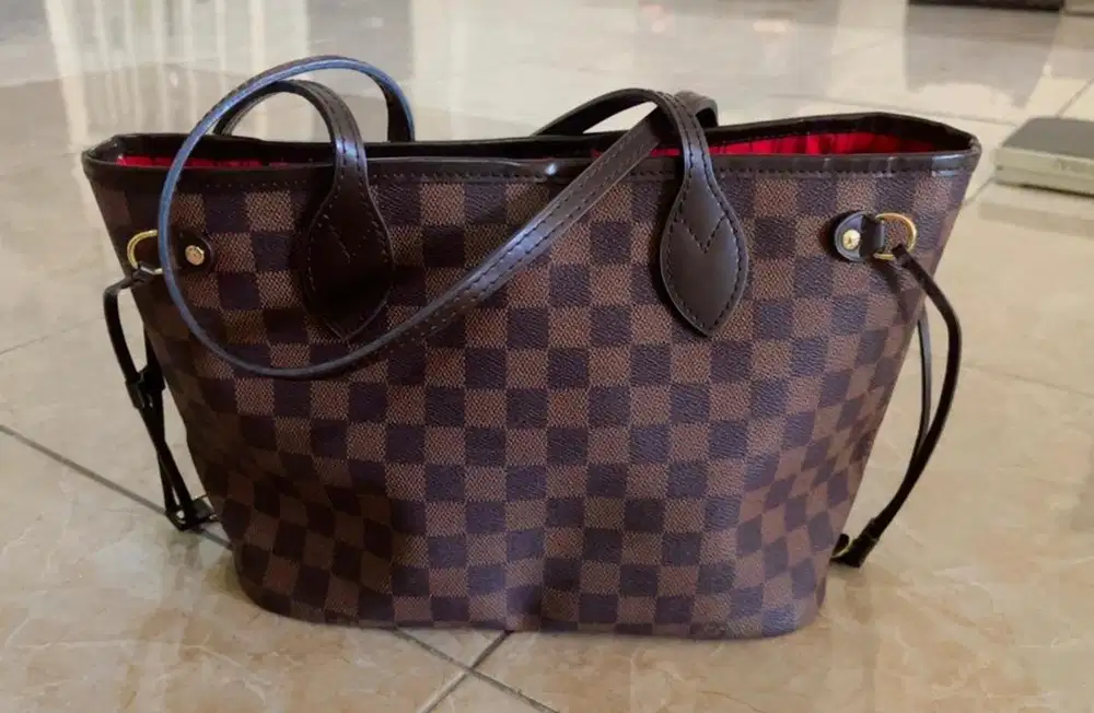 Tas Louis Vuitton, mirror, size M, bahan lembut dan tdk kaku