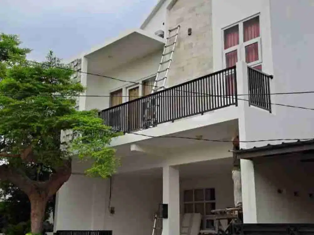 Rumah semi furnish rapih 2 lantai siap huni di Cibubur jatisampurna