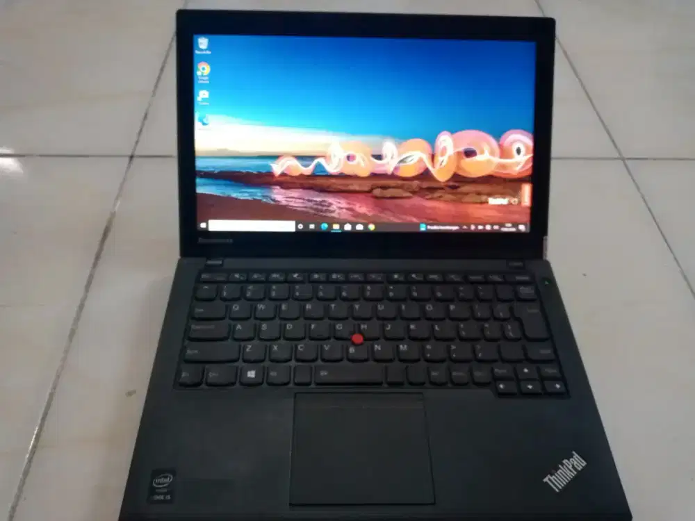 Laptop lenovo x240 touchscreen i5 ssd 128 ngebut