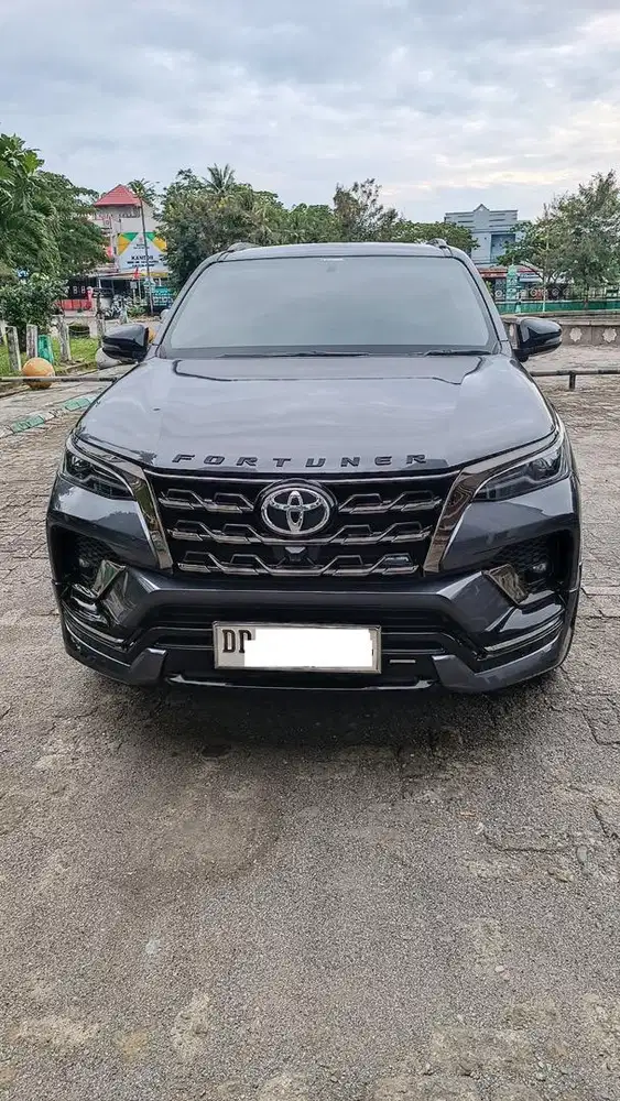 Toyota Fortuner GR Sport 2.4 Diesel thn 2021 (Rare Item Warna Langkah)