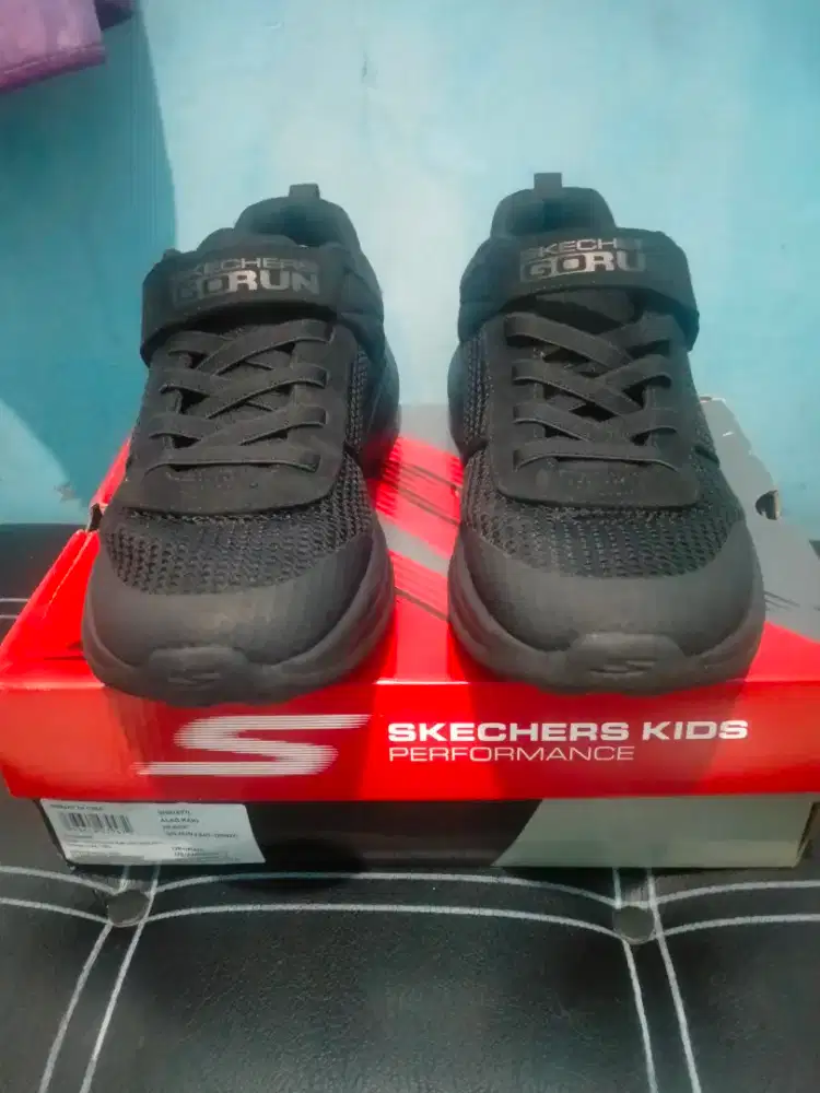 Sepatu Sketchers Indonesia GO RUN FAST DENZO