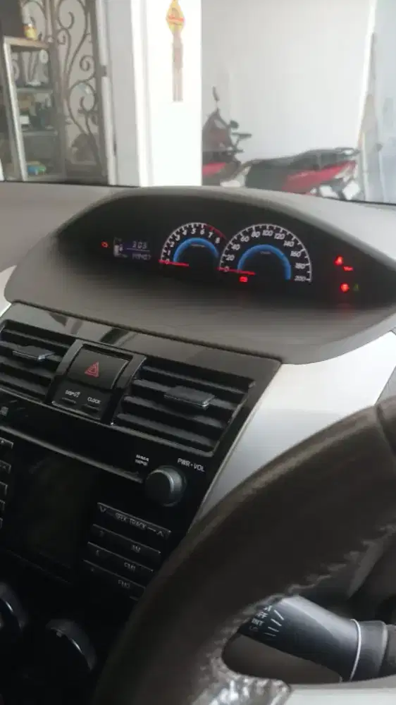 Dijual mobil tahun 2010