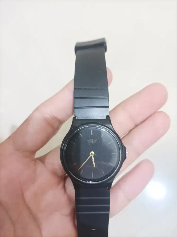 Jam tangan Casio MQ-24