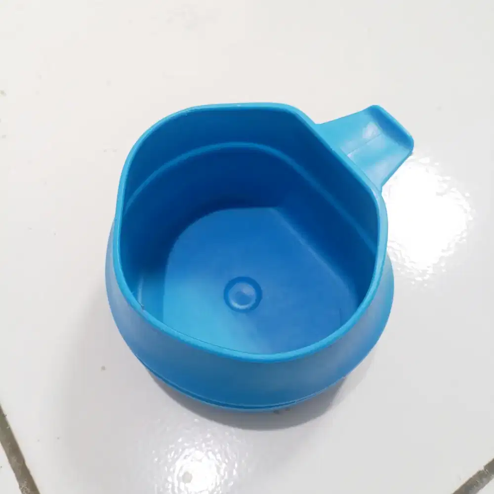 Gelas camping lipat merk Wildo