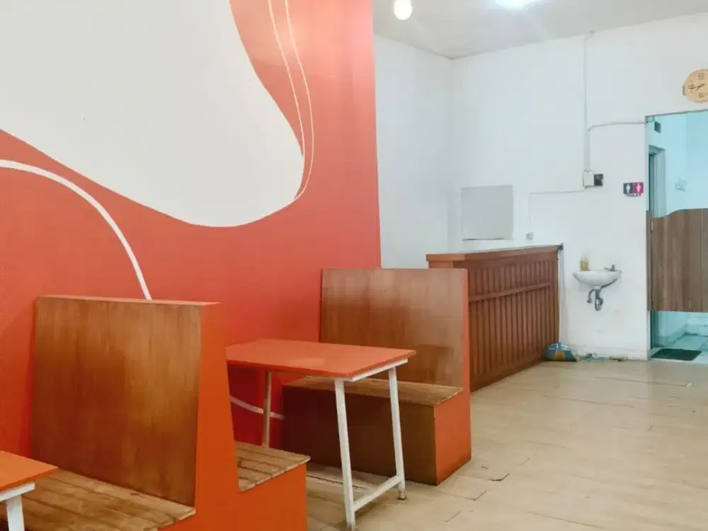 Disewakan Ruko 2 Lantai Siap Pakai Cocok untuk Usaha Lokasi di Singgasana Pradana Bandung