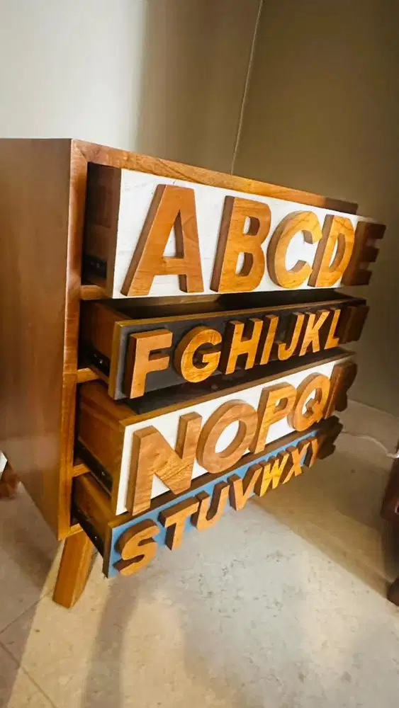 Lemari nakas alphabet