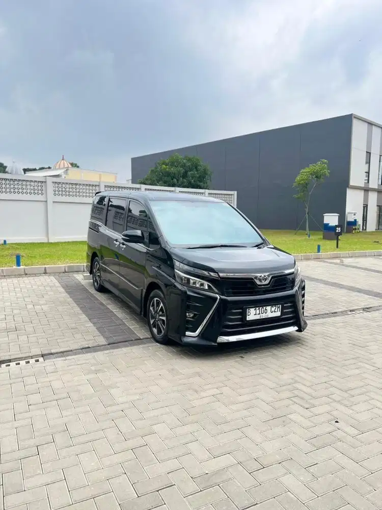 Toyota Voxy 2.0 AT 2019 2020 Like New Mobil Mulus Terbaru Bagus Murah