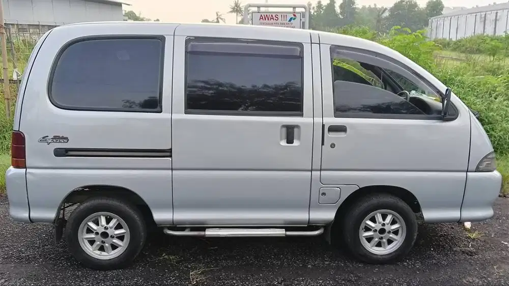 DAIHATSU ESPASS 1.3 SILVER Tahun 2000 Karburator