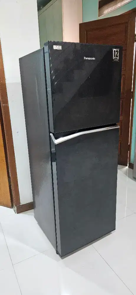Kulkas Second Panasonic 2 Pintu NRBB211Q