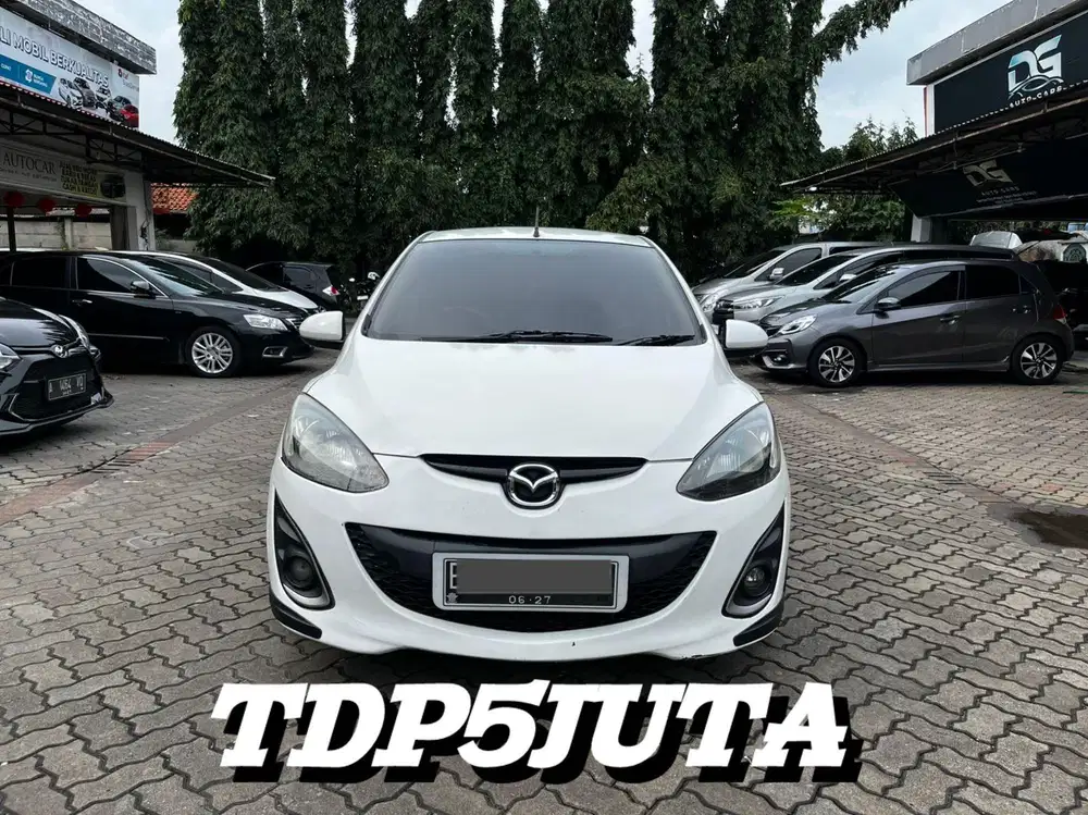 MAZDA 2 R HB AT 2012 WHITE EDITION