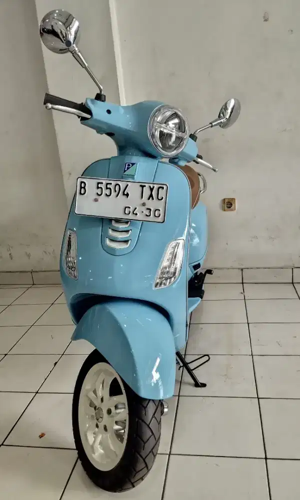ISTIMEWA VESPA LX 125 IGET 2024 KM 1600 PAJAK ON CASH KREDIT DP 3JT