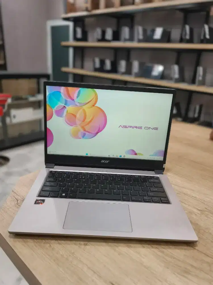 Acer One Z2-493 Ryzen 5 3500U RAM 8GB SSD 256GB Semarang Murah
