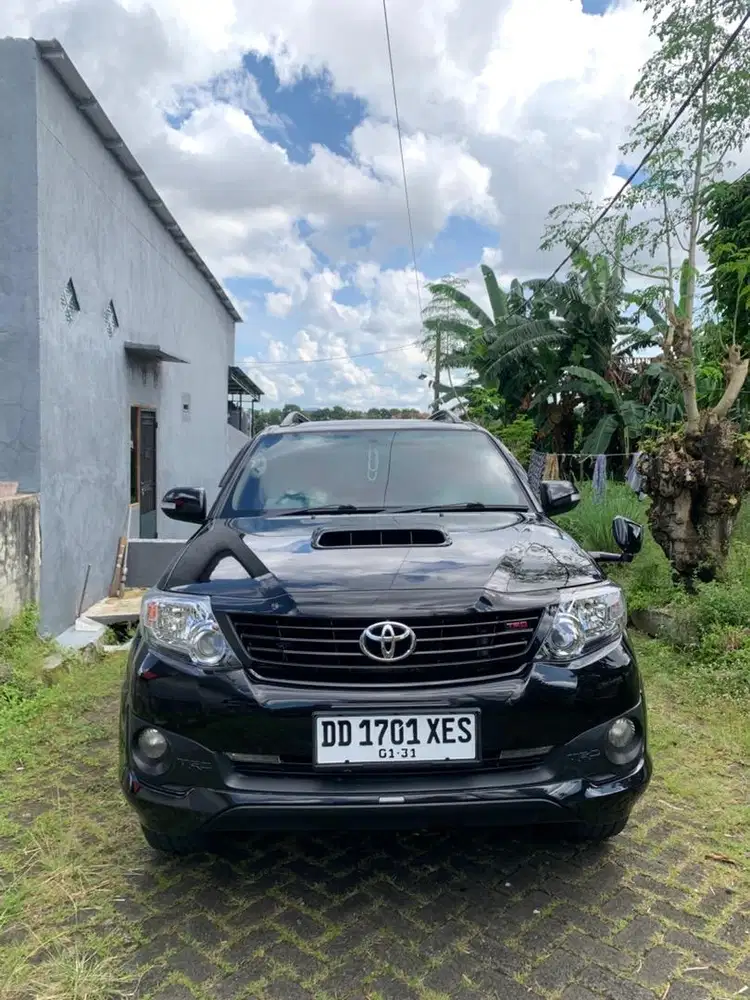 Toyota Fortuner 2.5 G VNT TRD SOLAR DIESEL MT MANUAL