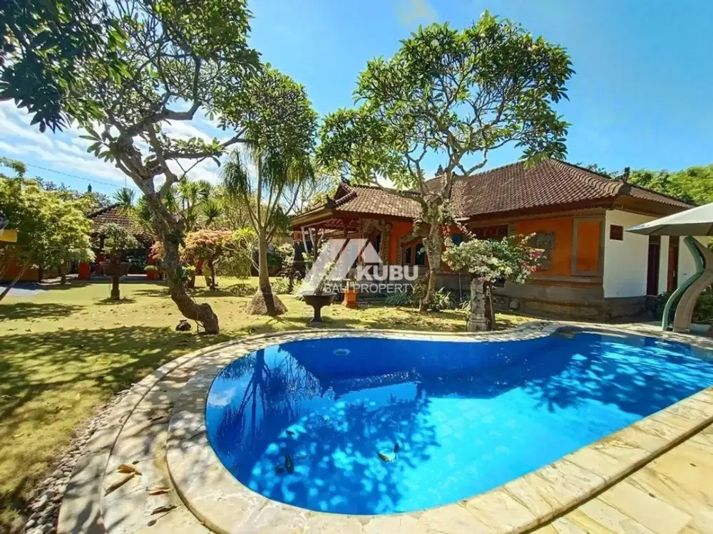 KBP0127 Balinese Style Villa With A Large Pool And Garden.