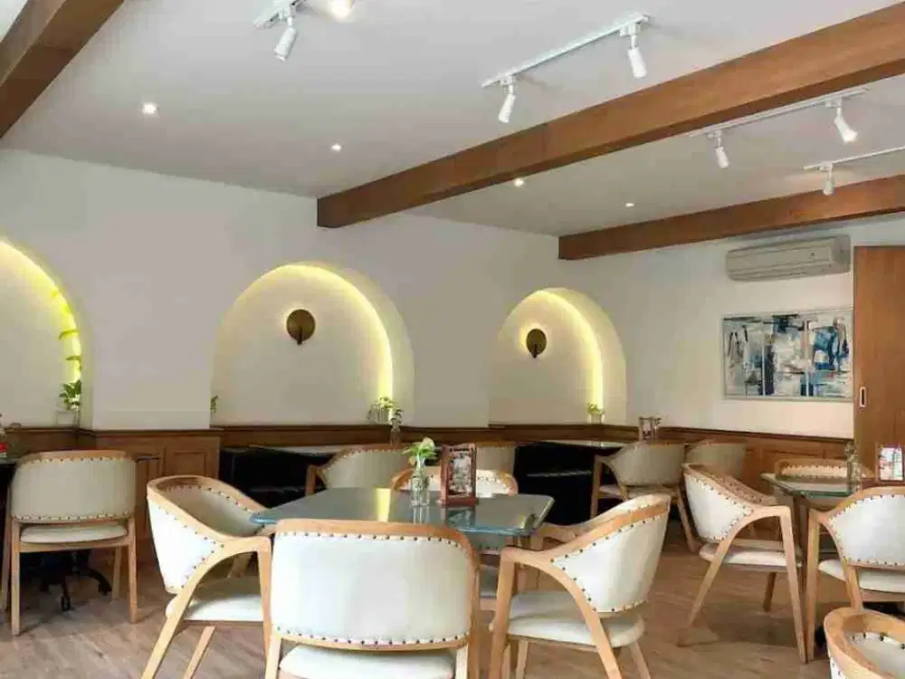 Rumah Di Panglima Polim Cocok Untuk Cafe Atau Klinik Kecantikan