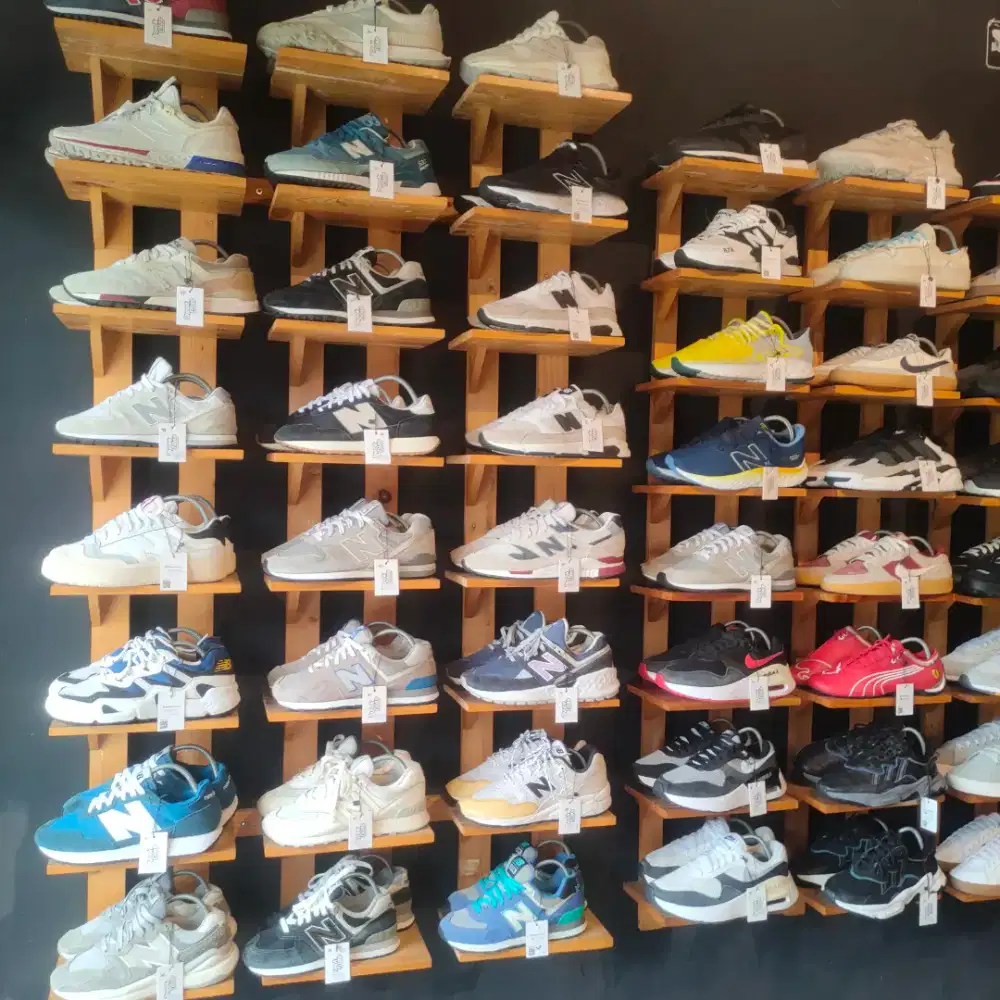 Sepatu Second (Preloved)