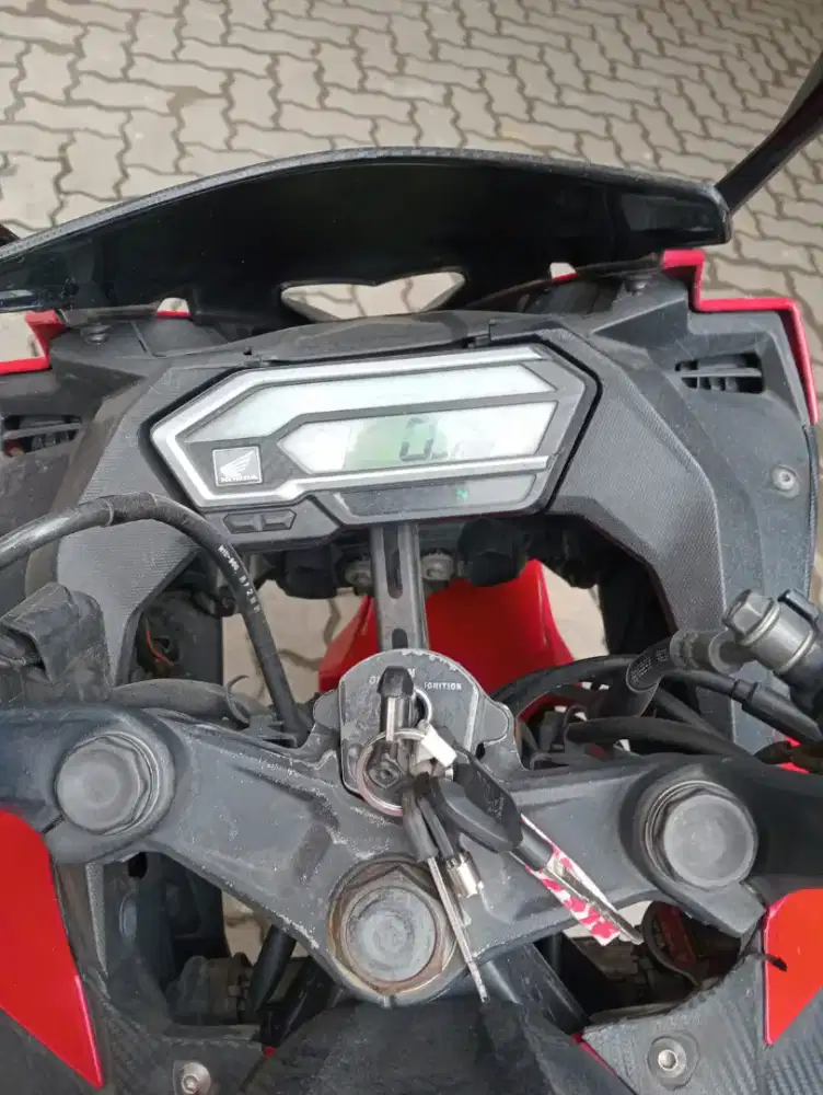 Dijual Motor Honda CBR 150 R Tahun. 2018