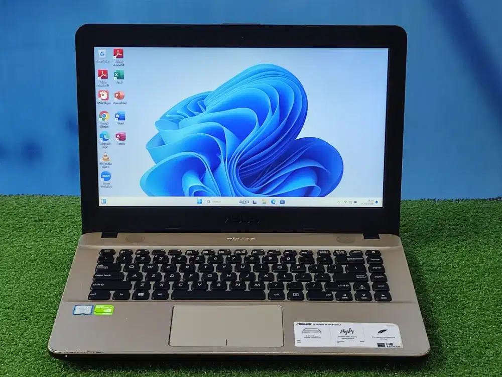 LAPTOP ASUS X441UV INTEL CORE i3 NVIDIA GEFORCE RAM 4 GB SSD