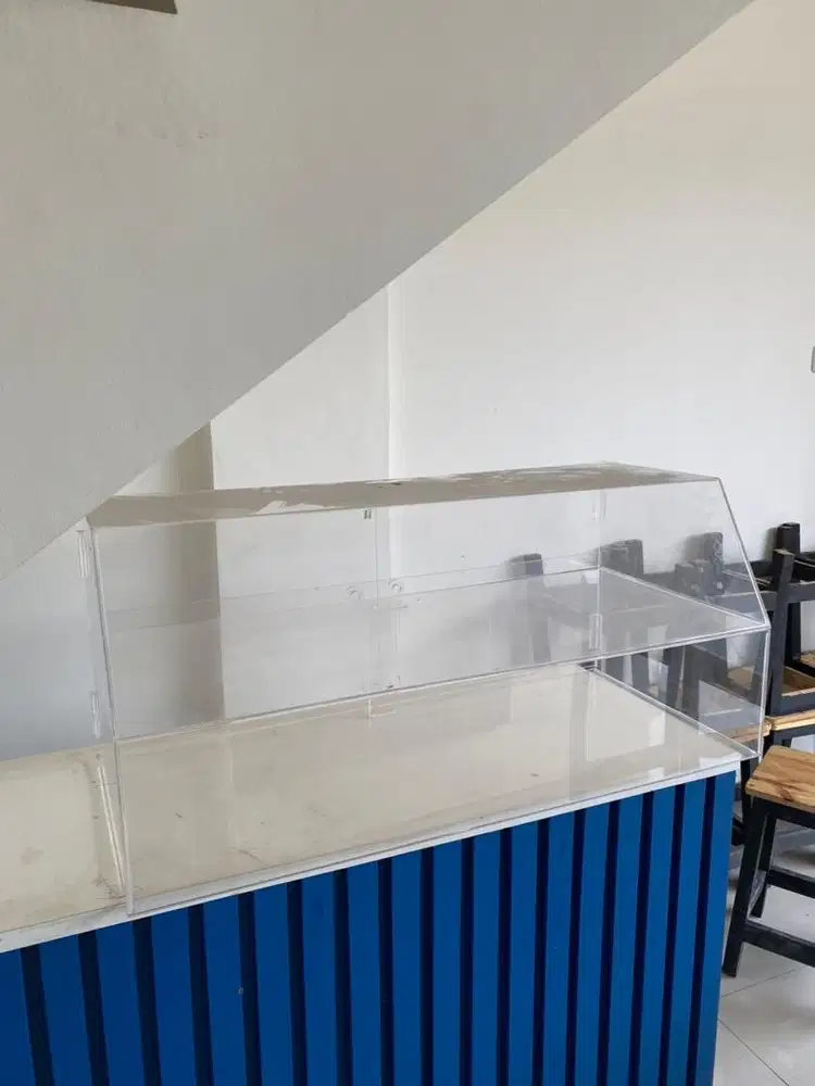 Perlengkapan Meja dan bangku untuk usaha