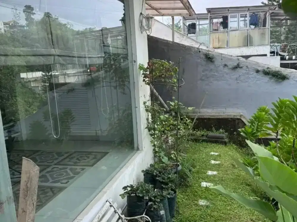 Dijual Rumah Semi Furnished komplek Royal view pesona Mediterania ciwaruga Bandung barat