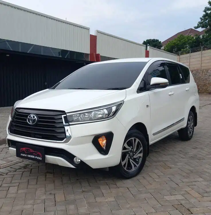 toyota innova G bensin matic 2021 putih, mulus terawat