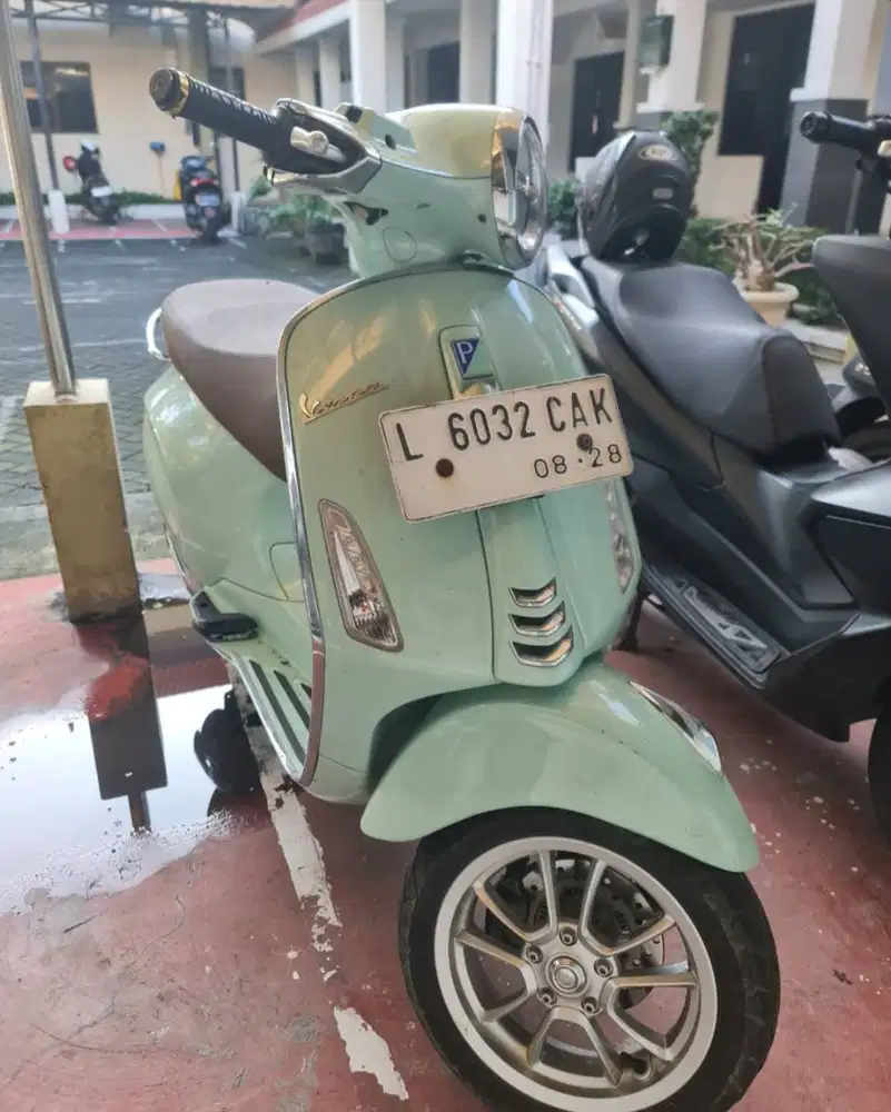Vespa Primavera dengan CC 150 ABS  unit mulus masih ORI semua