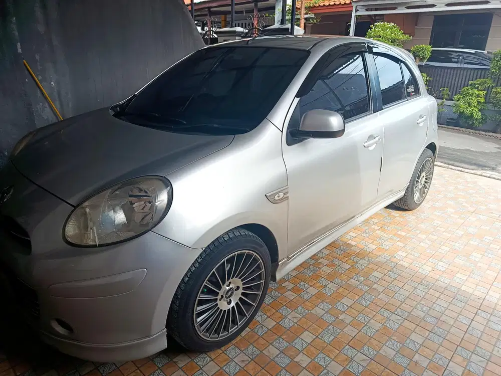 Nissan March 2013 Bensin