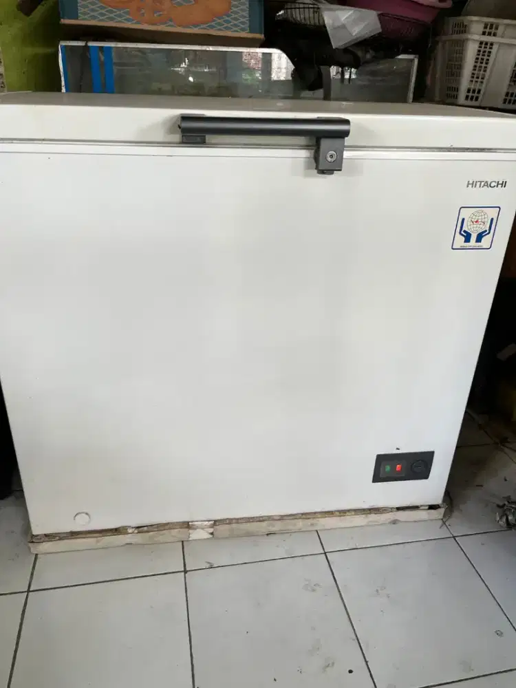 Frezzer box merek hitachi
