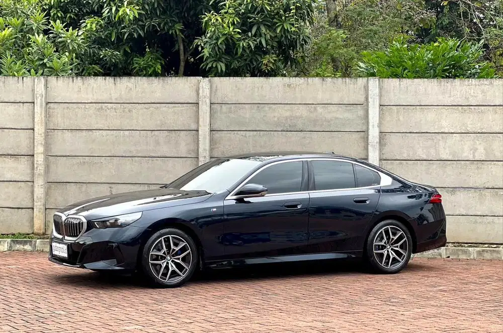 SIAP ISI NAMA FAKTUR ! BMW 520i AT 2026 Black